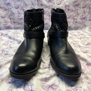 👽Route 66 Black Perforated Ankle Booties